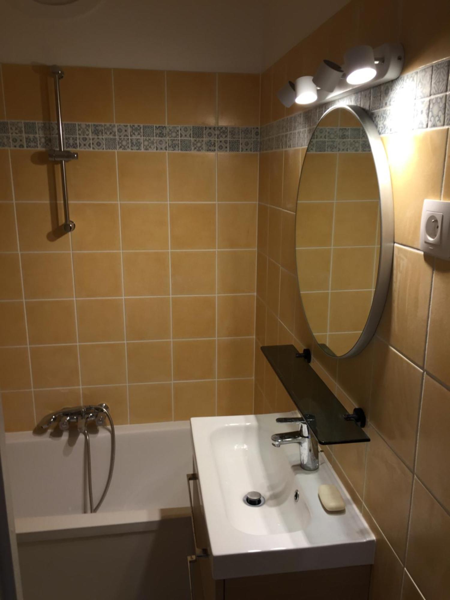 Proche Du Chateau De Versaillles Une Chambre Avec Jardin Versailles Kültér fotó
